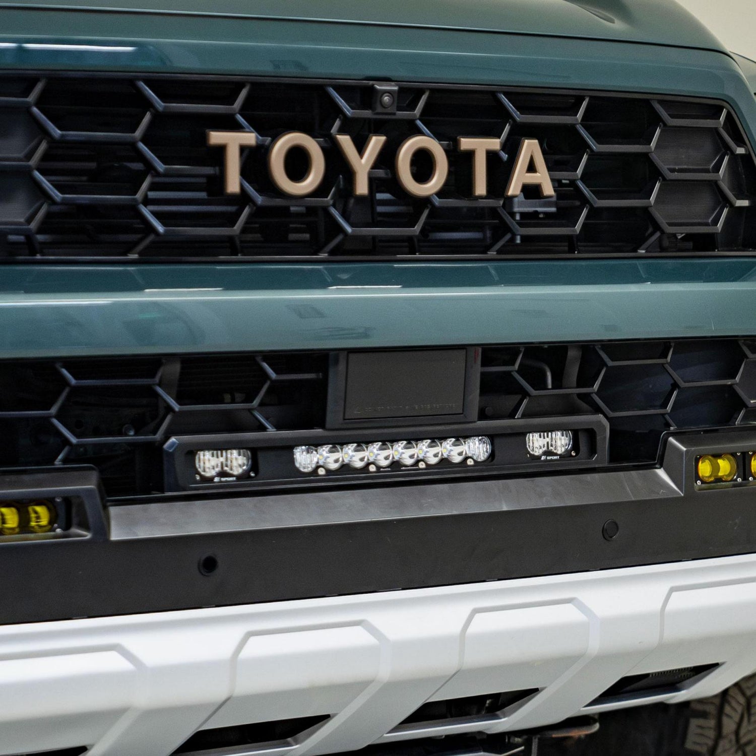 S8 10-inch/S2 Pro Grille Light Replacement Kit - 2025-2026 Toyota 4Runner, TRD Pro Clear 44-8293