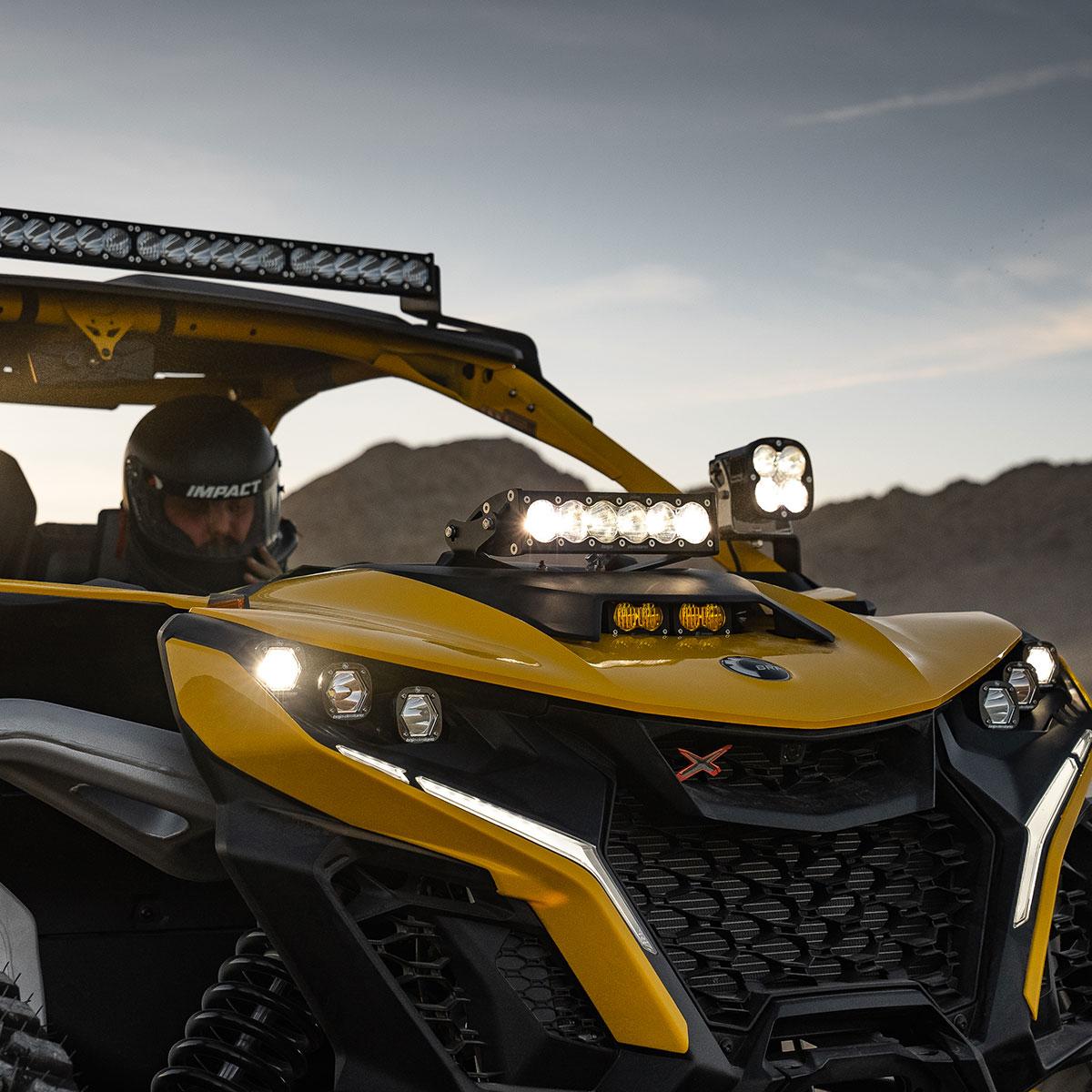 Can-Am Maverick R 10