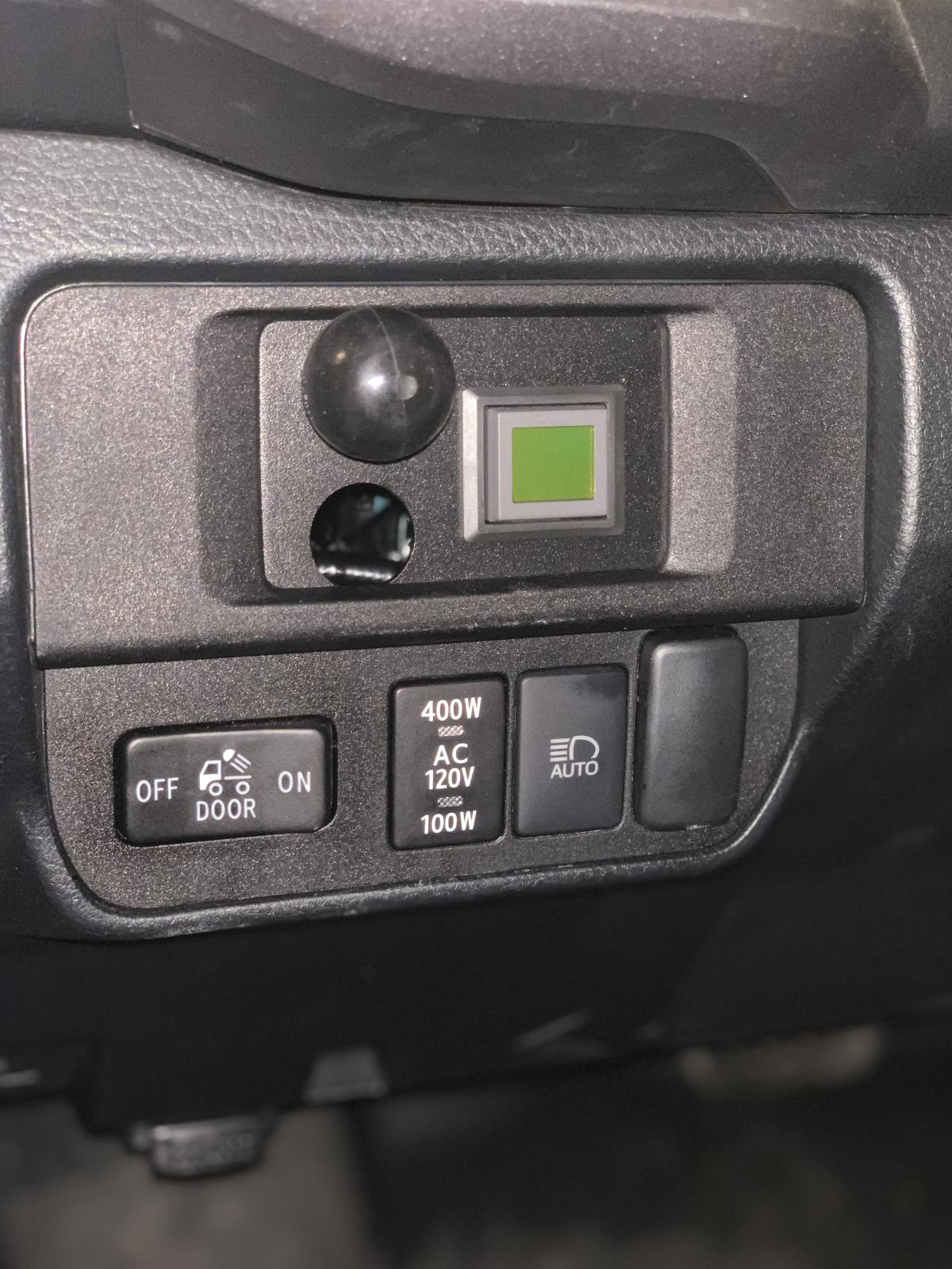 Touchscreen or HD+ G Screen Mounting Panel - Universal 860200-GNJV