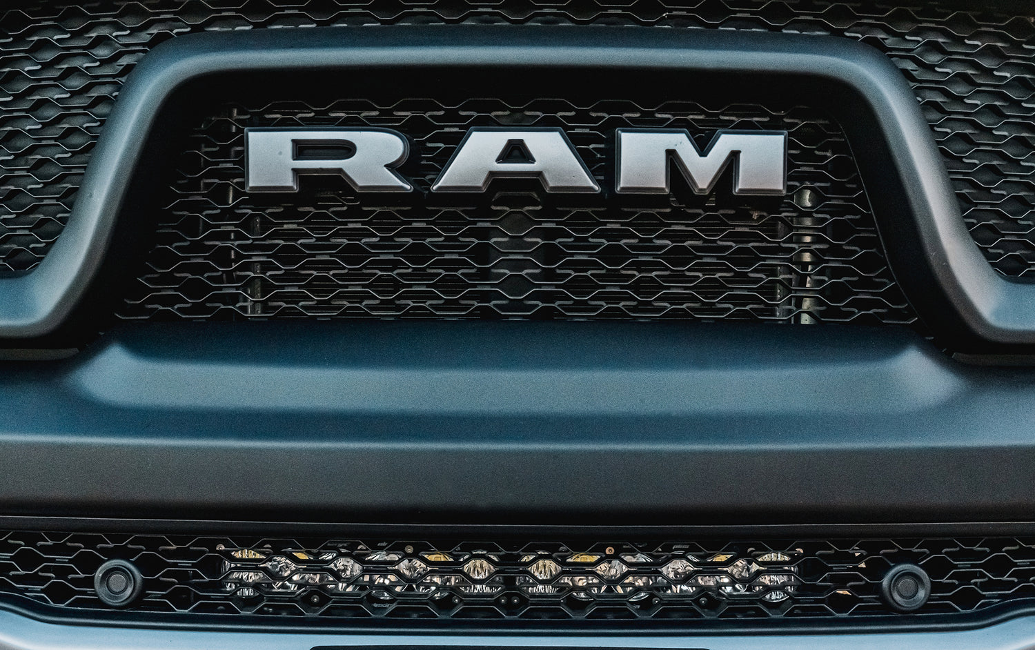 RAM OnX6+ 20 Inch Bumper Light Bar Kit - RAM 2019-24 1500 NOTE: Rebel 448017