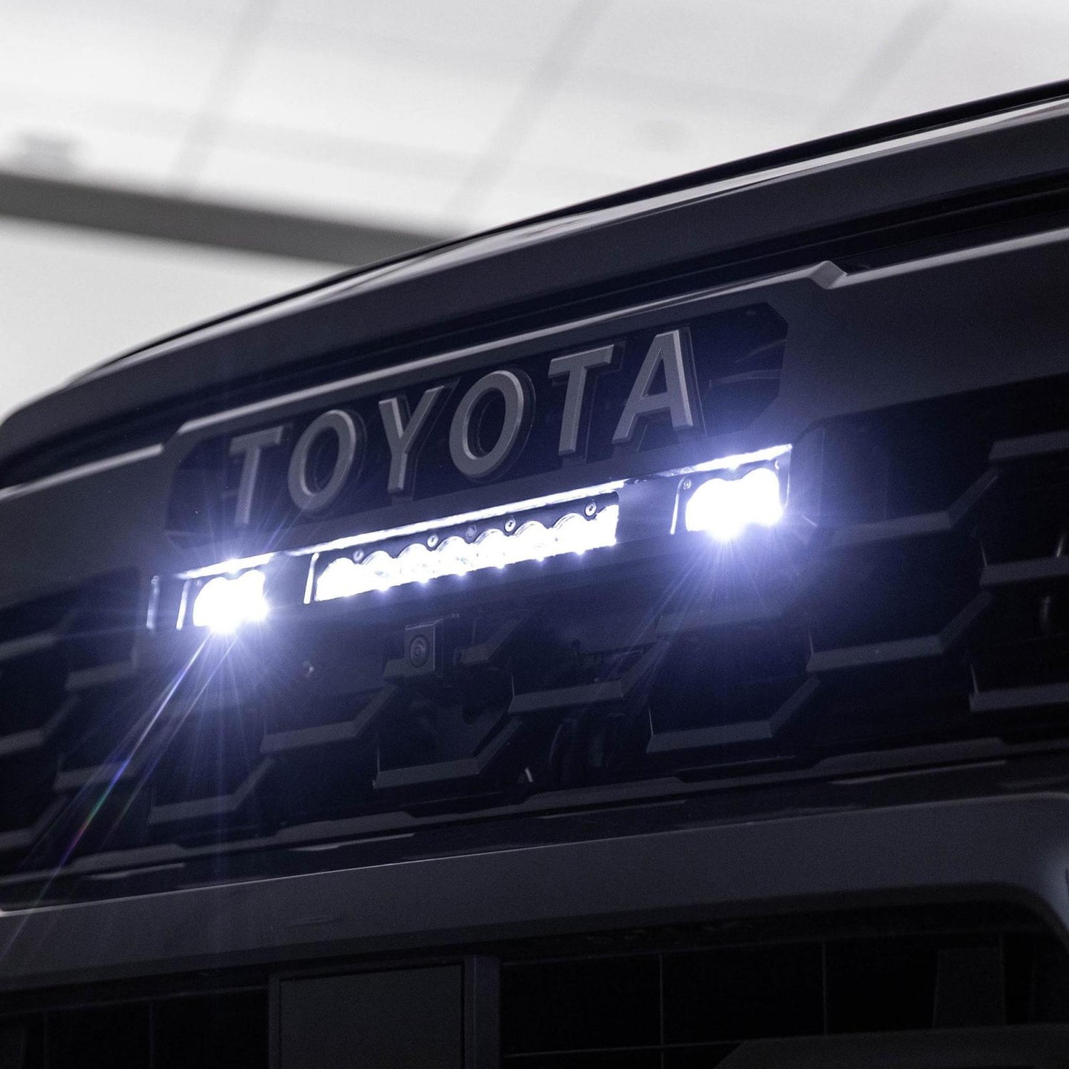 S8 10-inch/S2 Pro Grille Light Kit - 2024-2026 Toyota Tacoma; TRD Pro Clear 448253